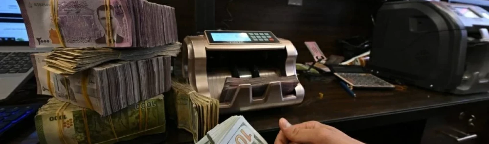 ارتفاع جديد للدولار أمام الليرة السورية اليوم الأحد