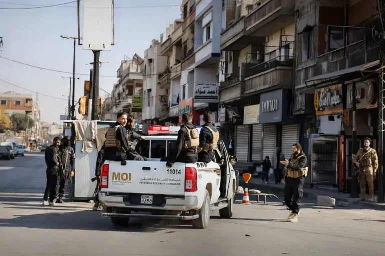 الداخلية السورية تعتقل 120 متو...