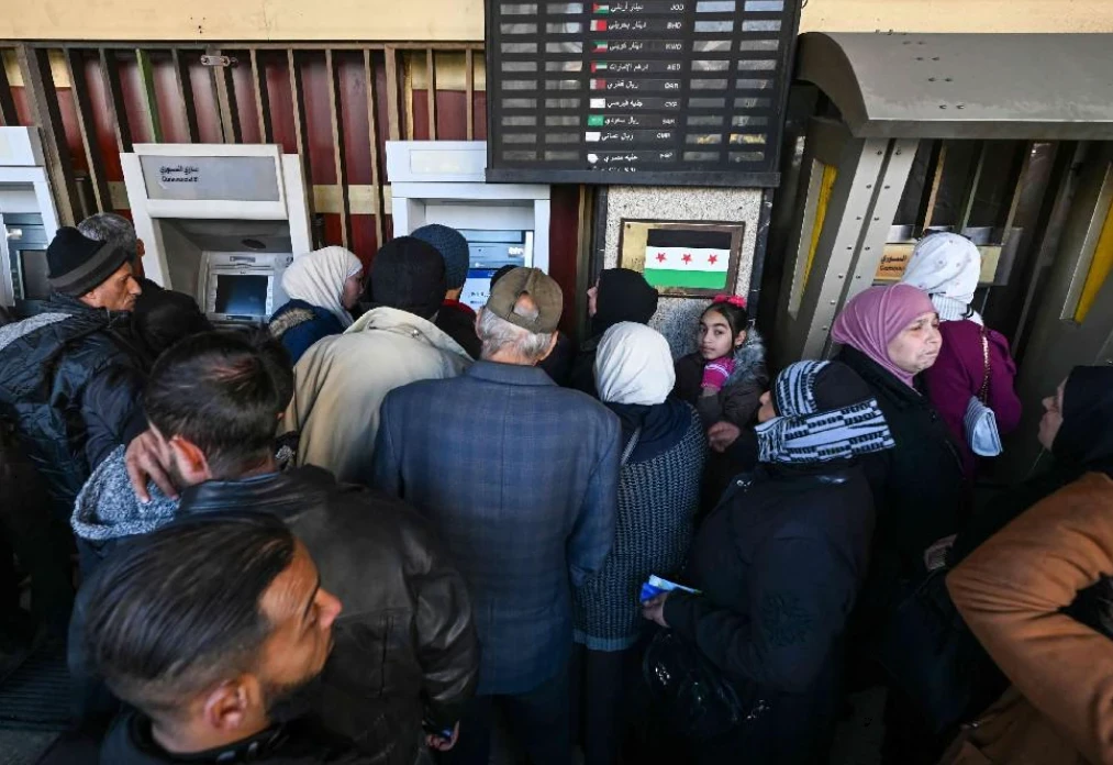 "شام كاش" يثير غضب الموظفين في...