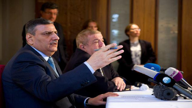 المعارضة السورية تتمسك بهيئة ا...