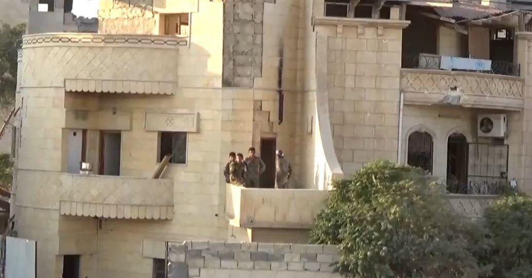 "قسد" تسيطر على حي المنصور في...