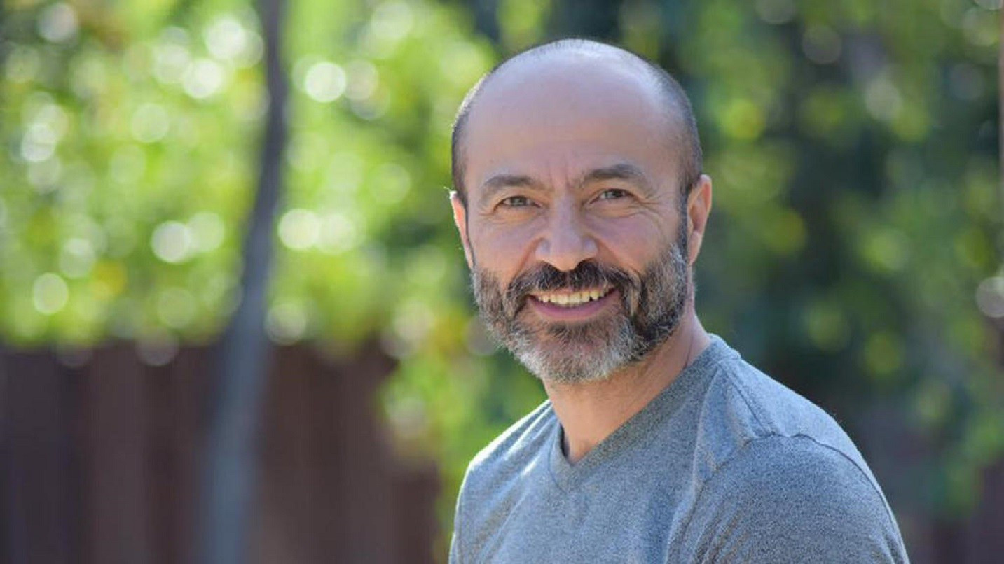 جهاد عبده وزوجته يضربان عن الط...