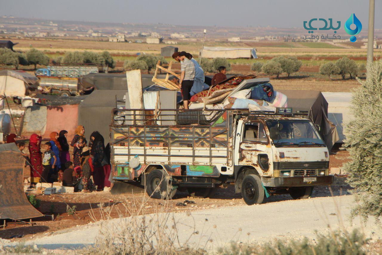 بسبب قصف النظام وروسيا.. نزوح...