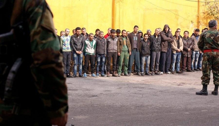 النظام يعتقل 5 من عناصر التسوي...