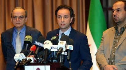 رئيس الائتلاف السوري السابق يت...