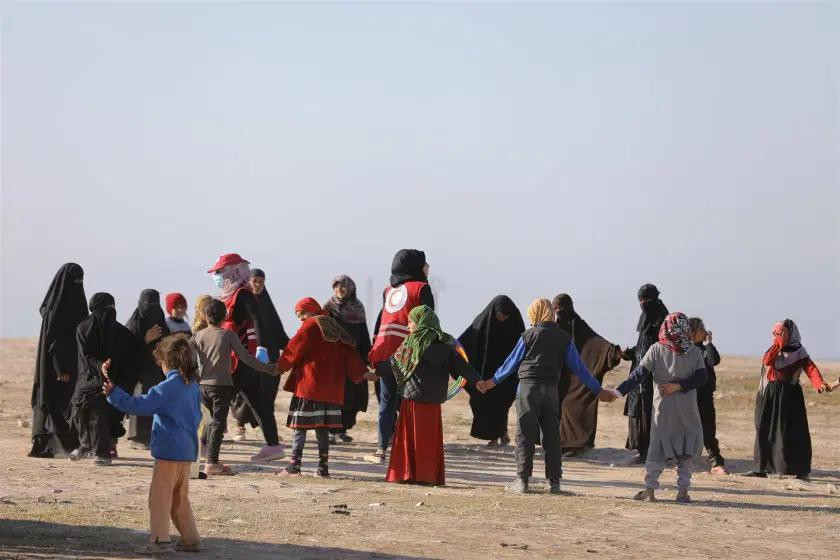 روسيا تتسلم 35 طفلا  لعناصر دا...