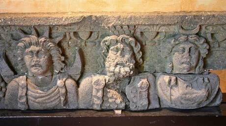 الكشف عن تمثال سوري مسروق منذ...