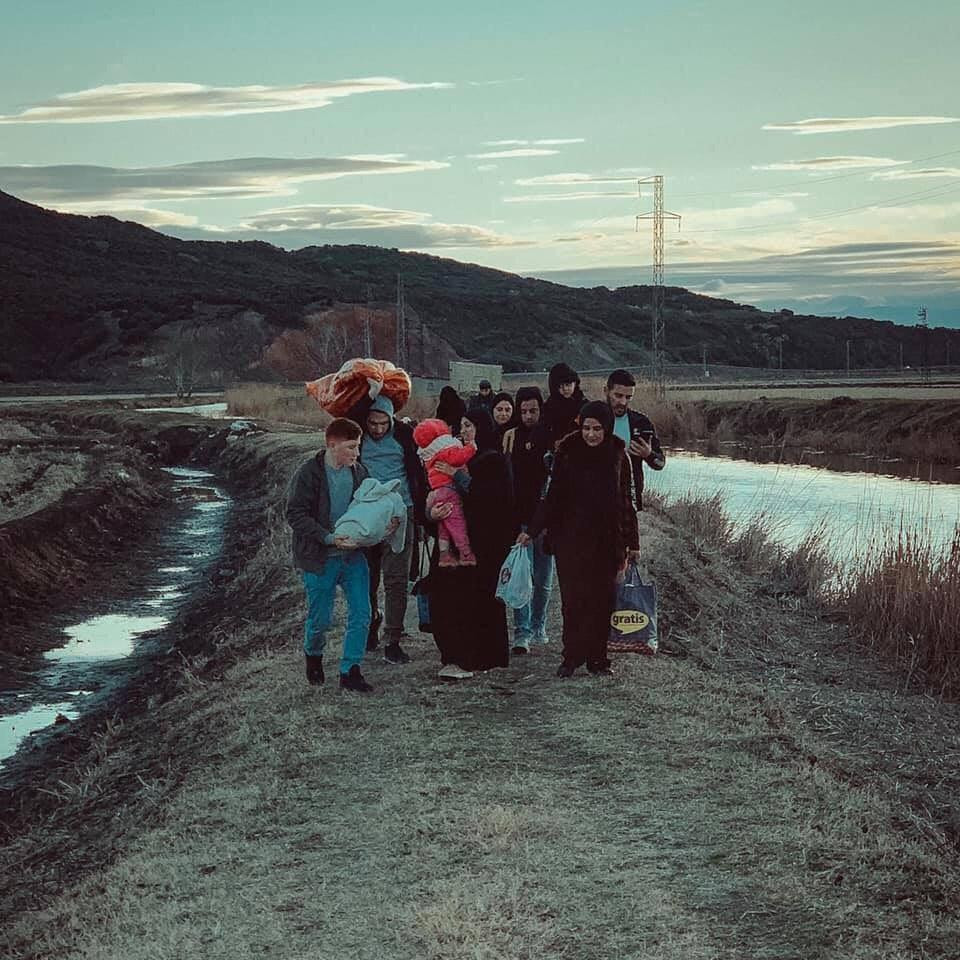 ١٣ ألف مهاجر يحتشدون على الحدو...