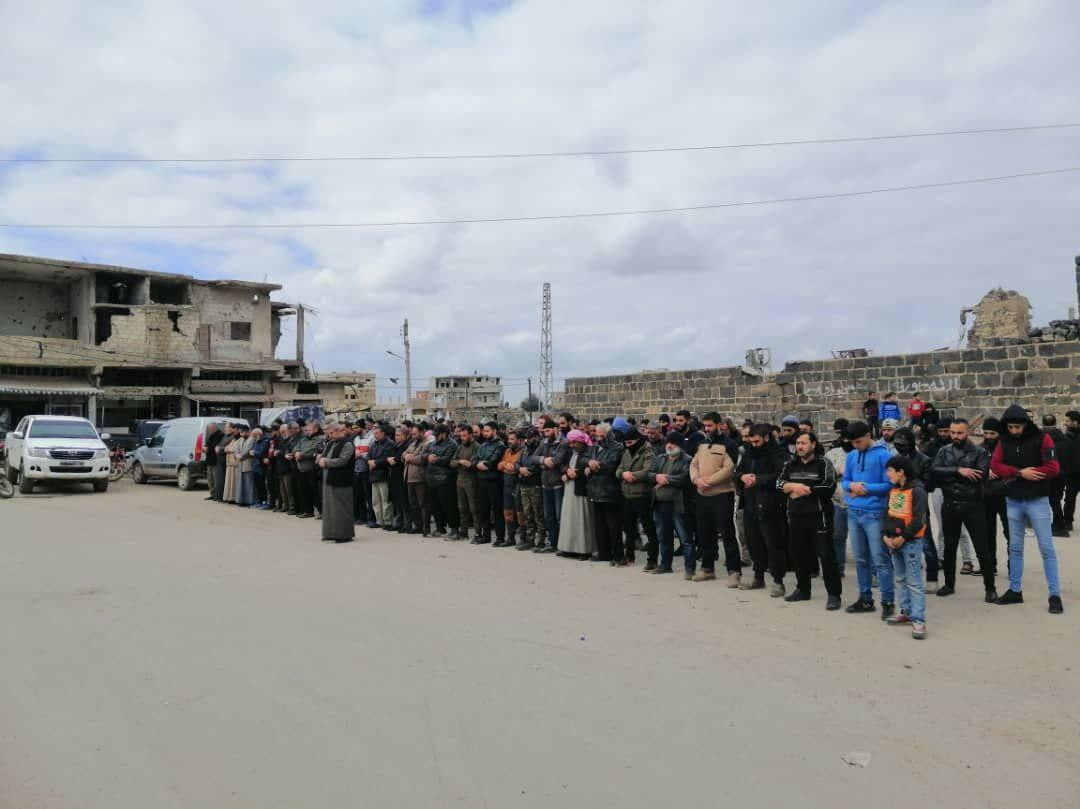 وقفة احتجاجية ضد النظام ودعما...