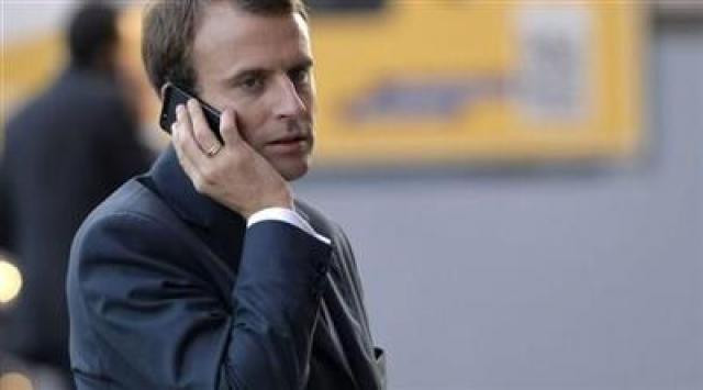 قبيل قمة موسكو.. ماكرون يهاتف...