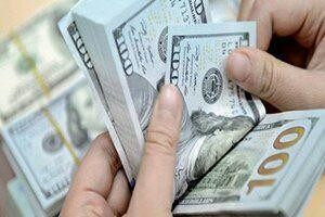 لليوم الثالث على التوالي.. الليرة تتراجع أمام الدوﻻر