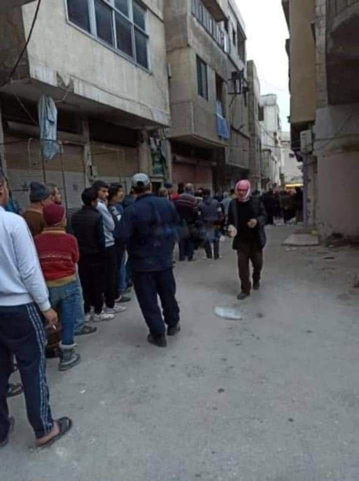 رغم الخطر.. ازدحام على أفران ا...