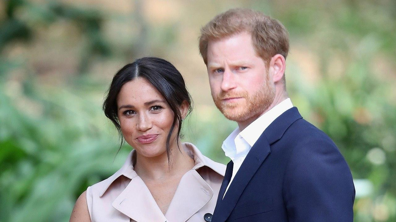 ترامب يطالب حفيد الملكة إليزاب...