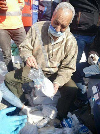 مصر تضبط شحنة مخدرات داخل علب...