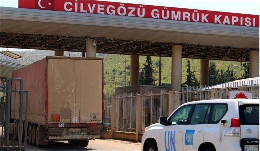 شاحنات مساعدات دولية تصل إلى إ...