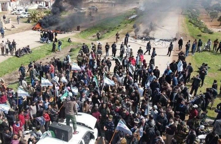 مواجهات على الـ M4 والنظام ينفذ اعتقالات في حلب