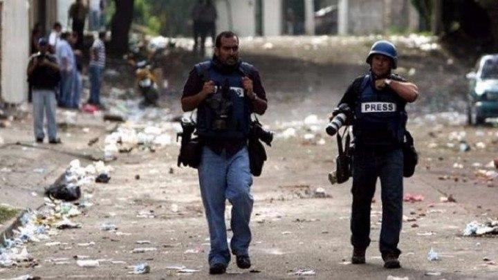 الشبكة السورية: مقتل 707 صحفيي...