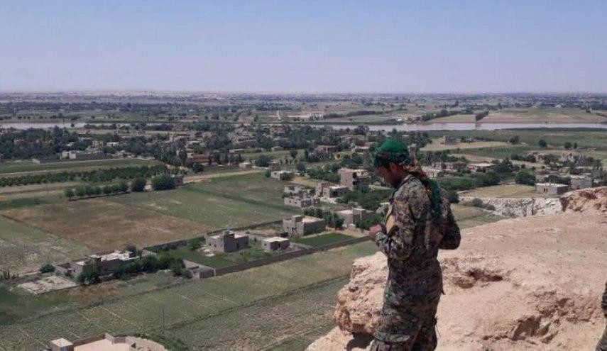 "قسد" تفرج عن ثلاثة مدنيين من...