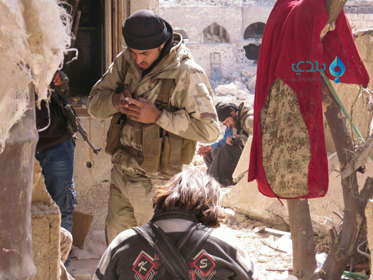 "الحر" يستعيد مواقع تقدم إليها...