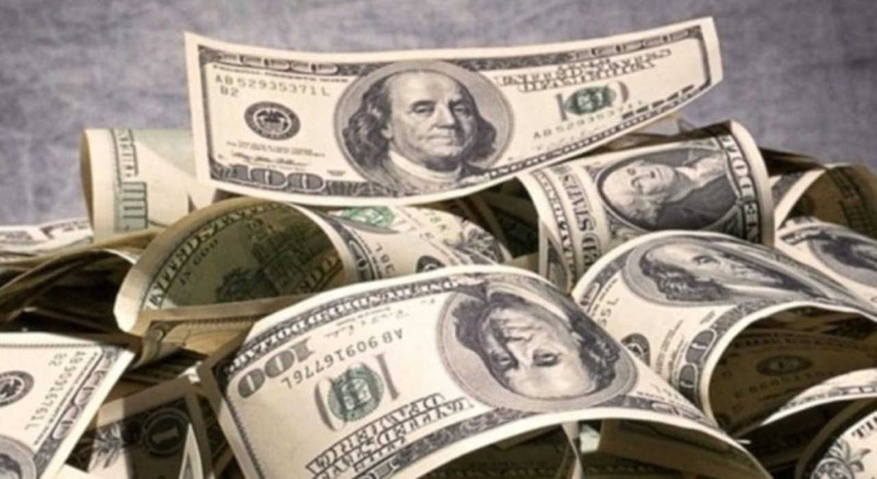 استقرار الليرة السورية لليوم الثاني أمام الدولار 