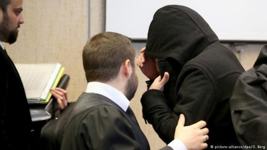 هيئة أوروبية تدعو لمحاكمة "الد...