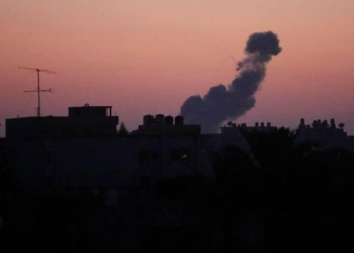 بعيد زيارة وزير الدفاع.. قصف إ...