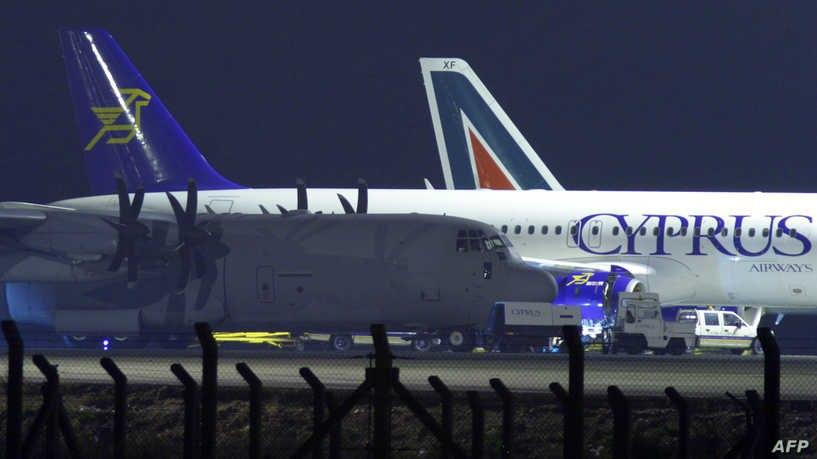 قبرص تسلم عضوا بـ "حـزب الله"...