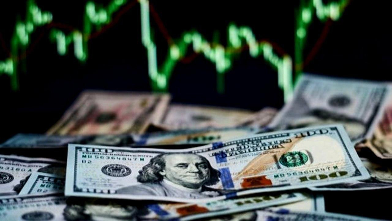 الليرة تتجاوز حاجز الـ2000 مقابل الدولار