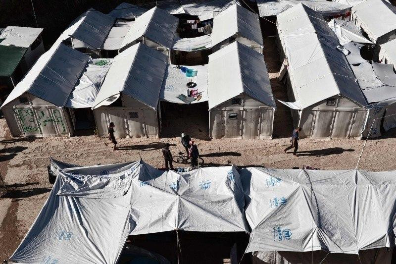 300 فلسطيني سوري يواجهون مخاطر...