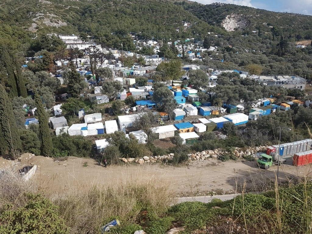 السلطات في اليونان تمدد عزل مخ...