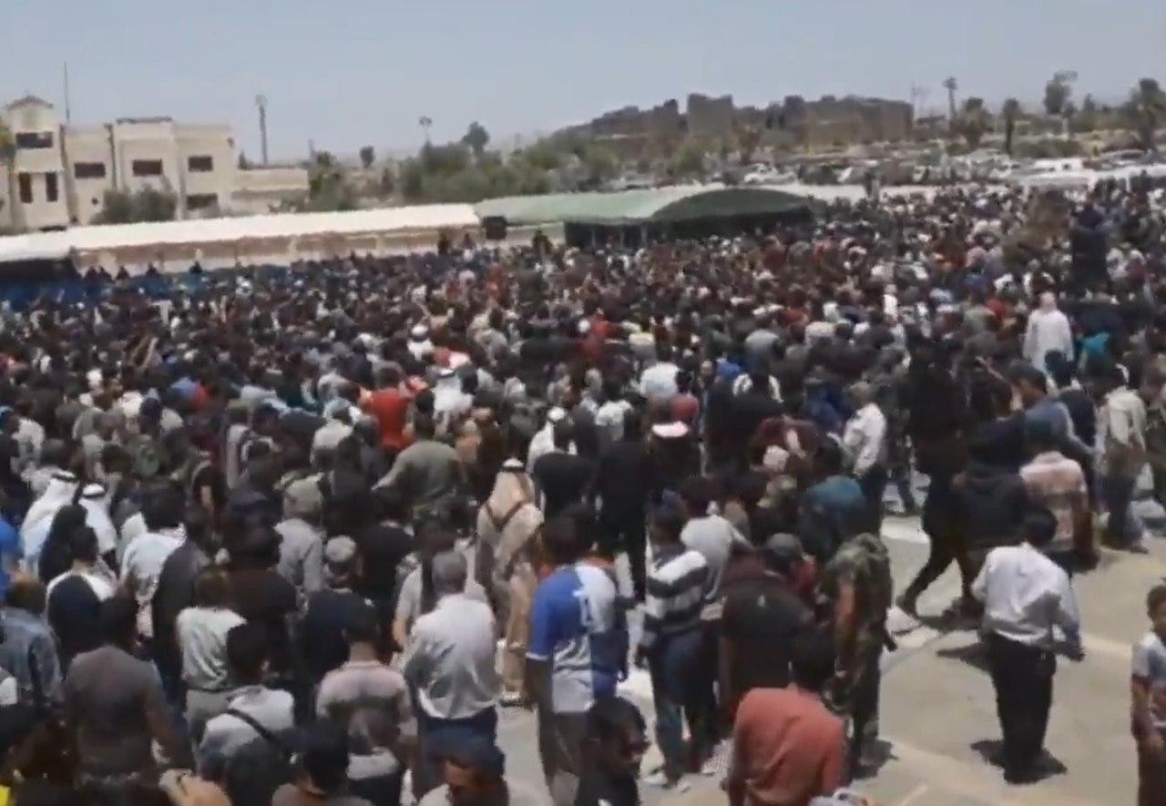 مظاهرة جديدة في ريف درعا تطالب...