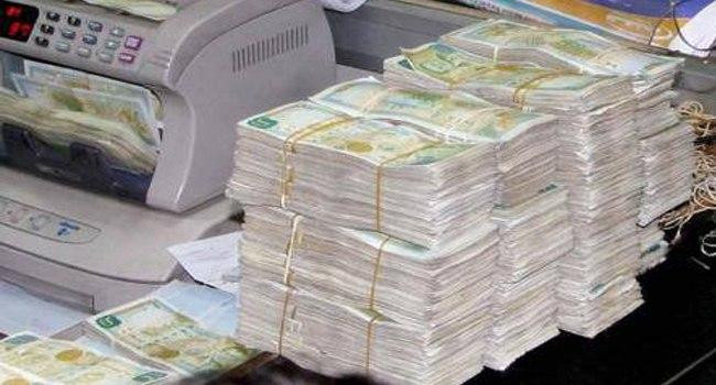 الكشف عن حجم اختلاسات مسؤولي ا...