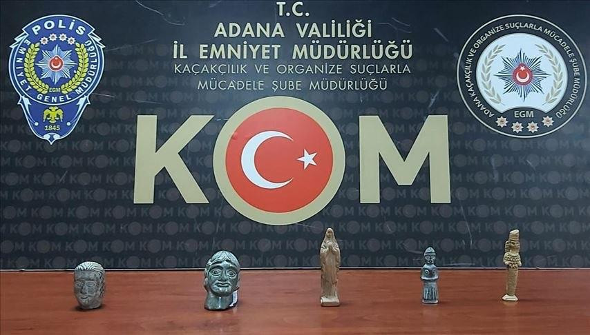 تركيا.. ضبط خمسة تماثيل مهربة...