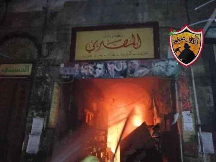 حريق ضخم بسوق البزورية وسط دمش...