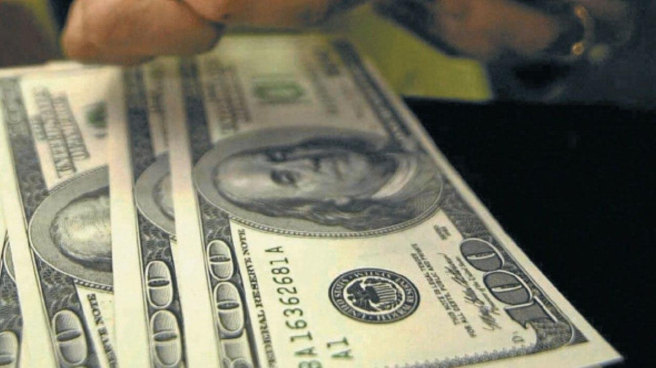 انهيار متسارع لليرة أمام الدول...