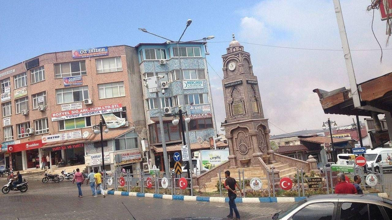 اعتداء شبان أتراك على طلاب سور...