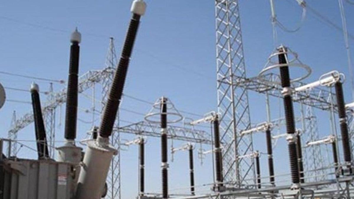 رغم قلتها.. النظام مستعد لتزويد لبنان بالكهرباء 