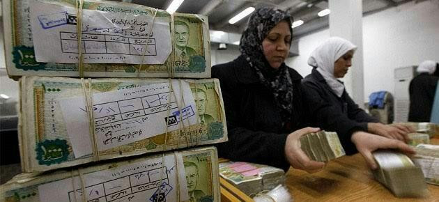 إيقاف القروض لأصحاب الدخل المح...