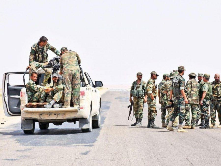 دير الزور.. سماسرة النظام يبتز...