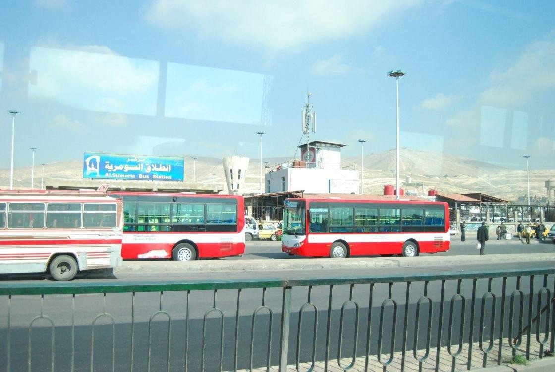 دون أي تهمة.. قوات النظام تعتق...