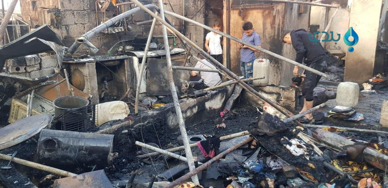 حريق يلتهم عشرات الخيم في مخيم...