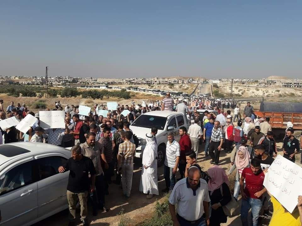 حماة.. النظام يسوق بعثيين للتظ...