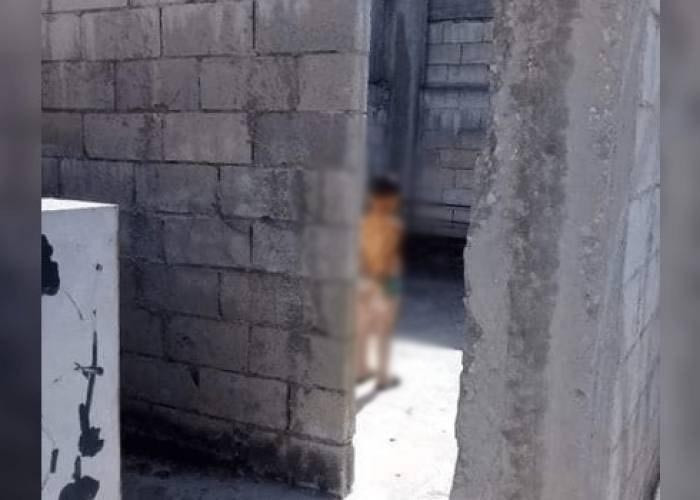 أجبروه على أكل "العلف".. تعذيب...