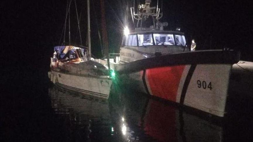 إنقاذ 54 طالب لجوء أجبرتهم الي...