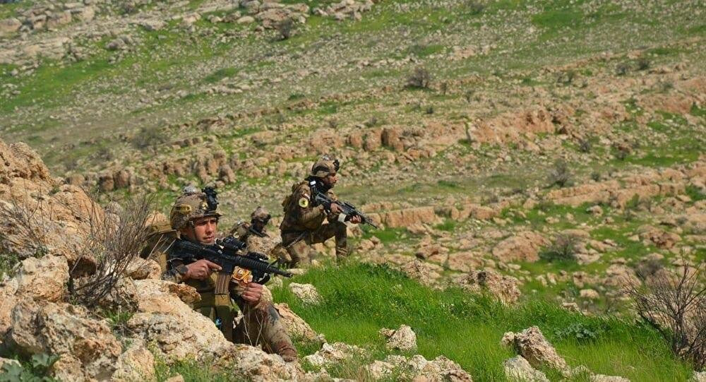 العراق يحبط عملية تهريب مسلحين...