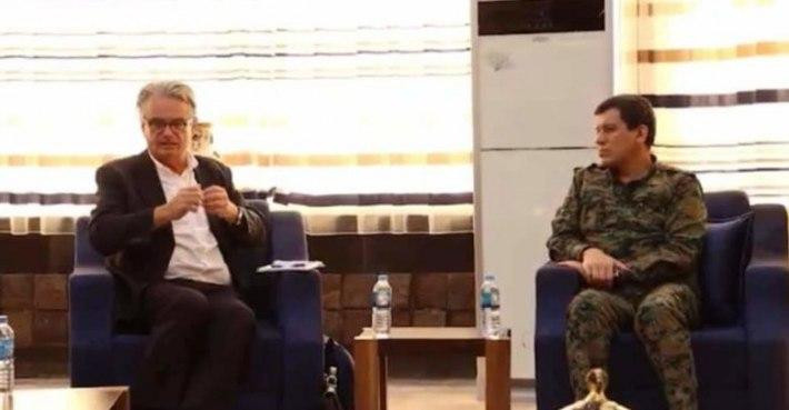 قائد "قسد" يبحث مع وفد سويدي ا...