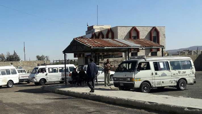 أصحاب "السرافيس" يبيعون مخصصات...