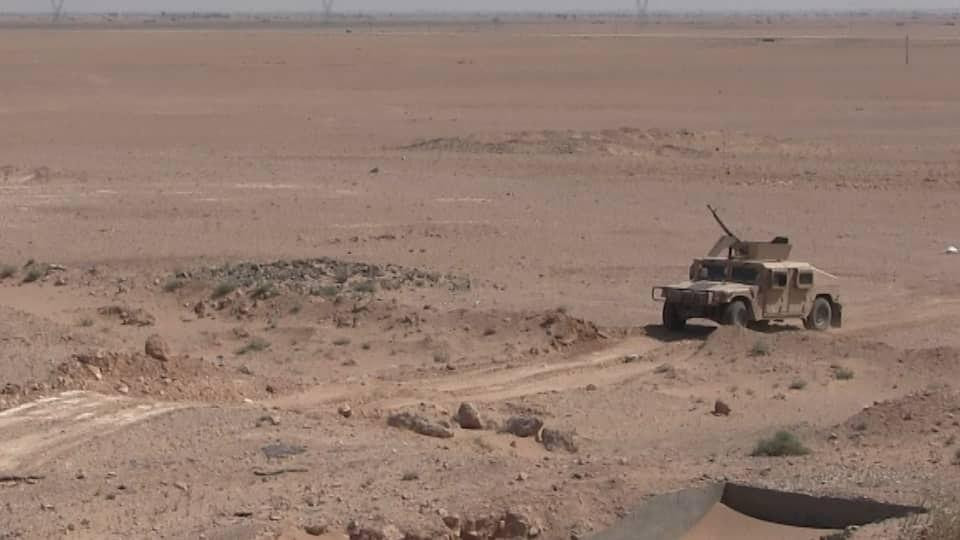 إيران تنافس روسيا وتعزز ميليشي...