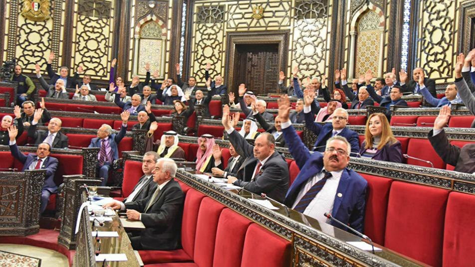 عضو في برلمان الأسد يطالب بهدم...