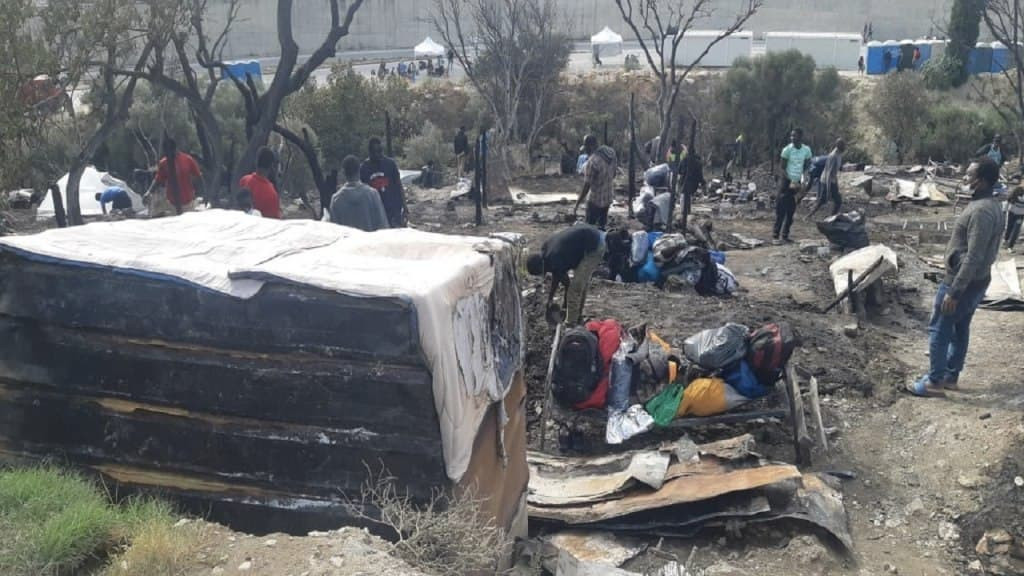 اليونان.. حريق يلتهم عشرات الخ...